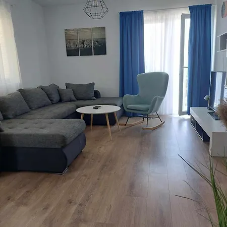 Apartment Adriano *