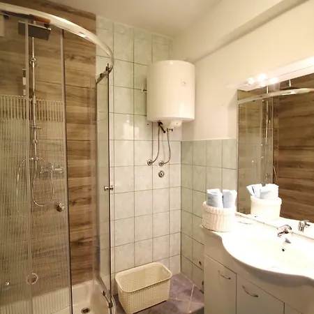Apartment Adriano *